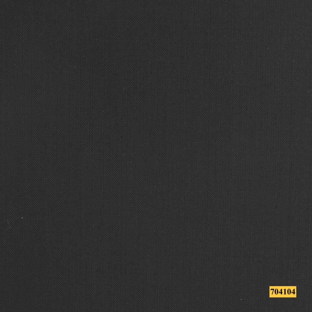 704104