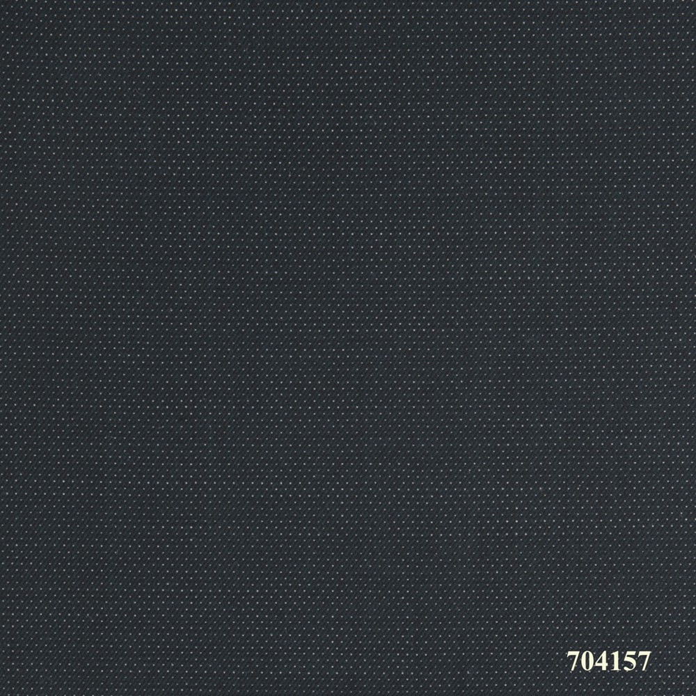 704157