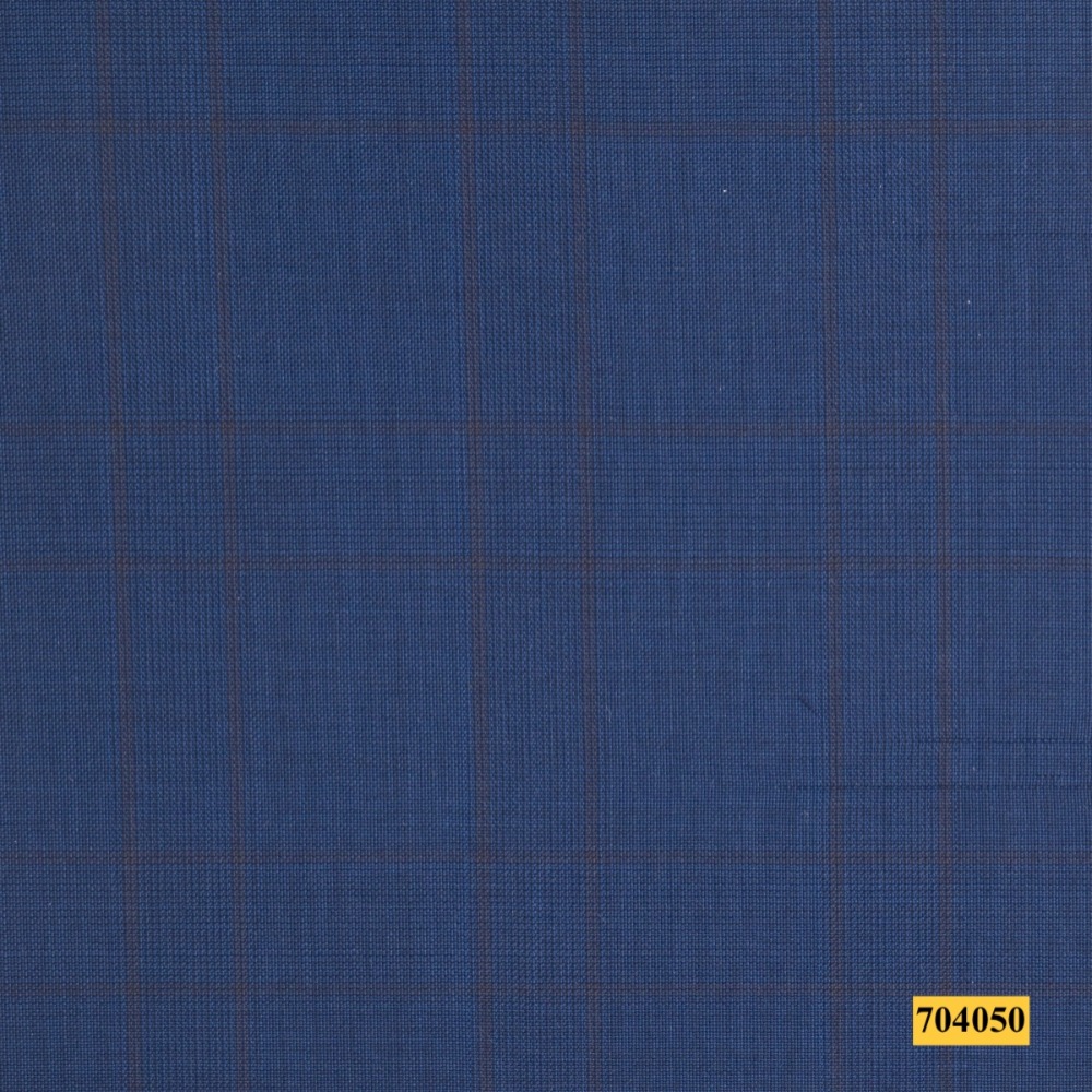 704050