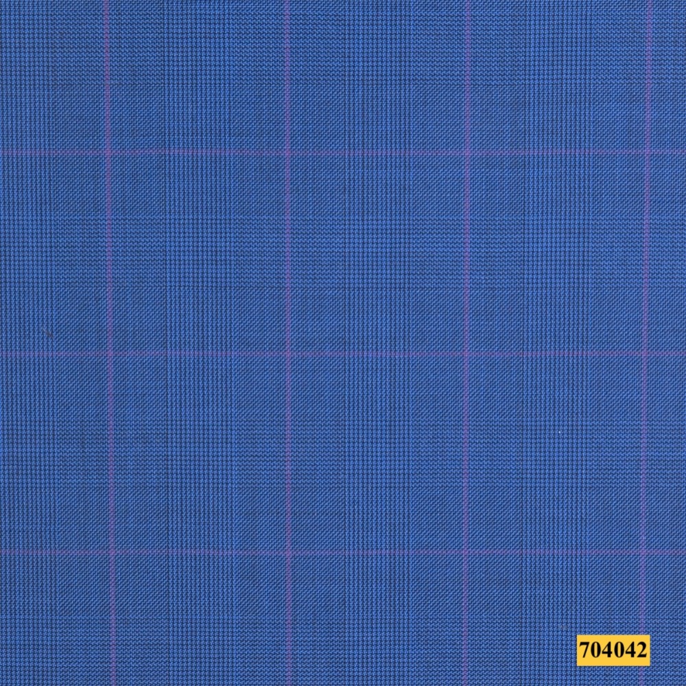 704042