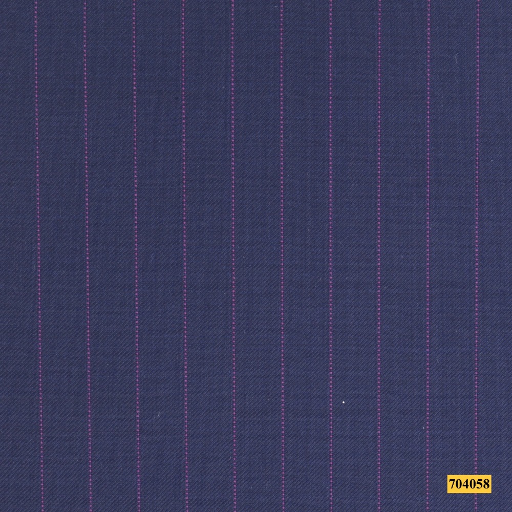 704058