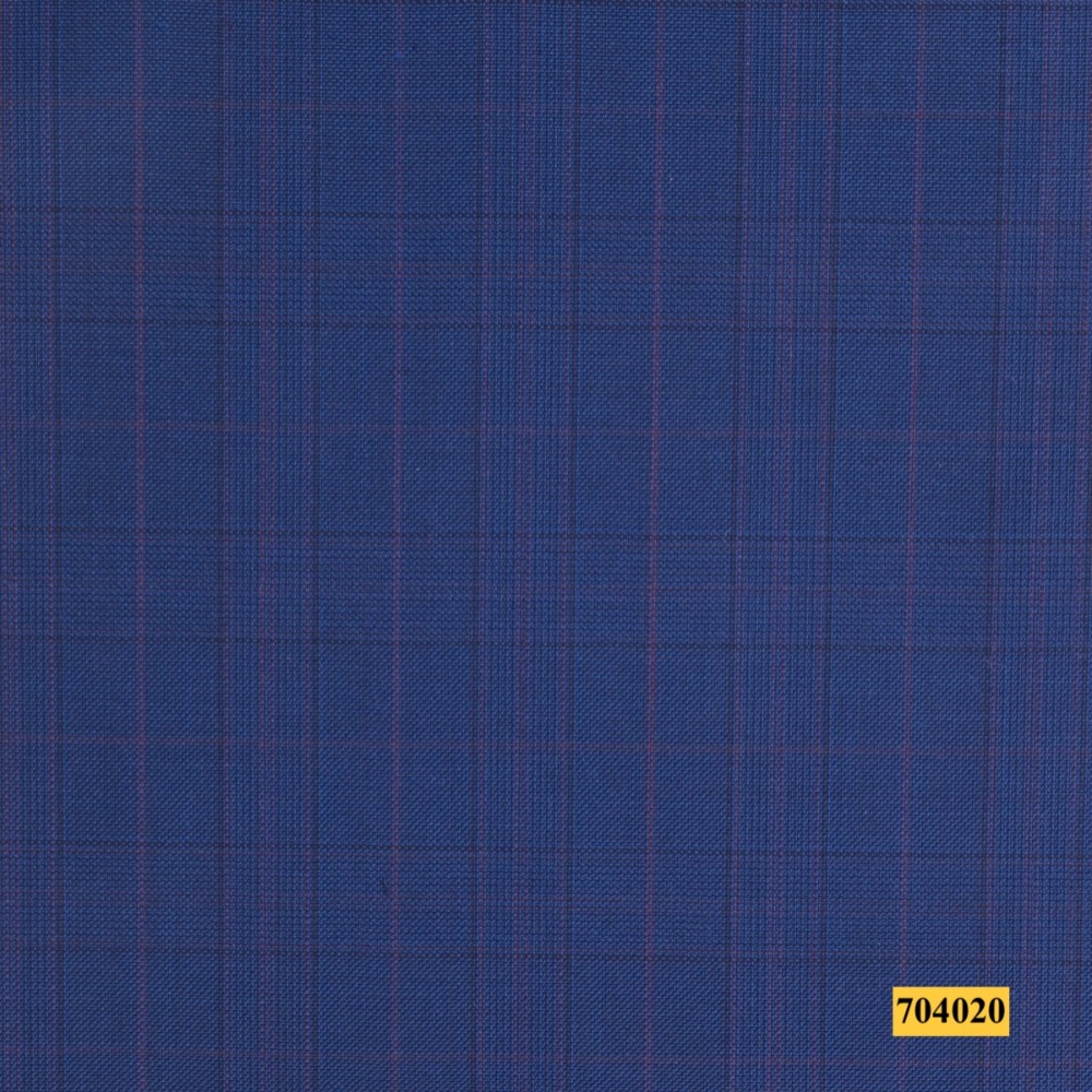 704020